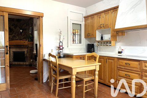 House for sale in Terrassa, Barcelona, Spain 4 bedrooms, 1323 sq.m. No. 172917 - photo 16