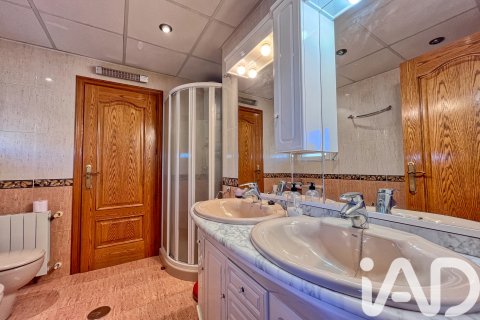 House à vendre à Alicante, Espagne, 5 chambres, 390 m2 No. 172919 - photo 17