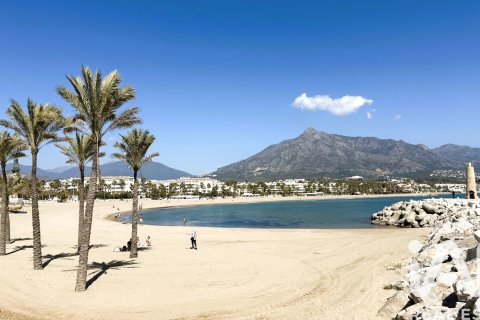 Apartamento en venta en Marbella, Málaga, España 1 dormitorio, 95 m2 No. 172918 - foto 2