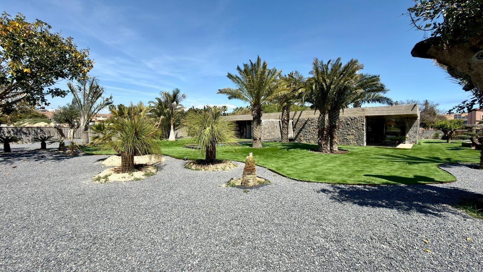 Villa in Alicante, Spain 3 bedrooms, 300 sq.m. No. 179395