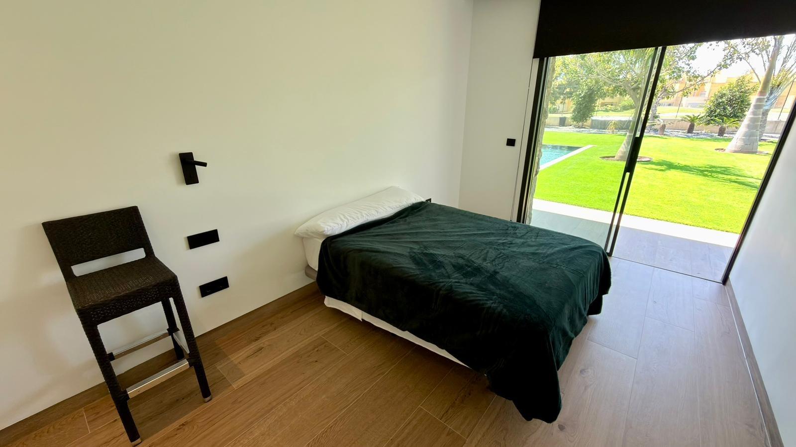 Villa in Alicante, Spain 3 bedrooms, 300 sq.m. No. 179395