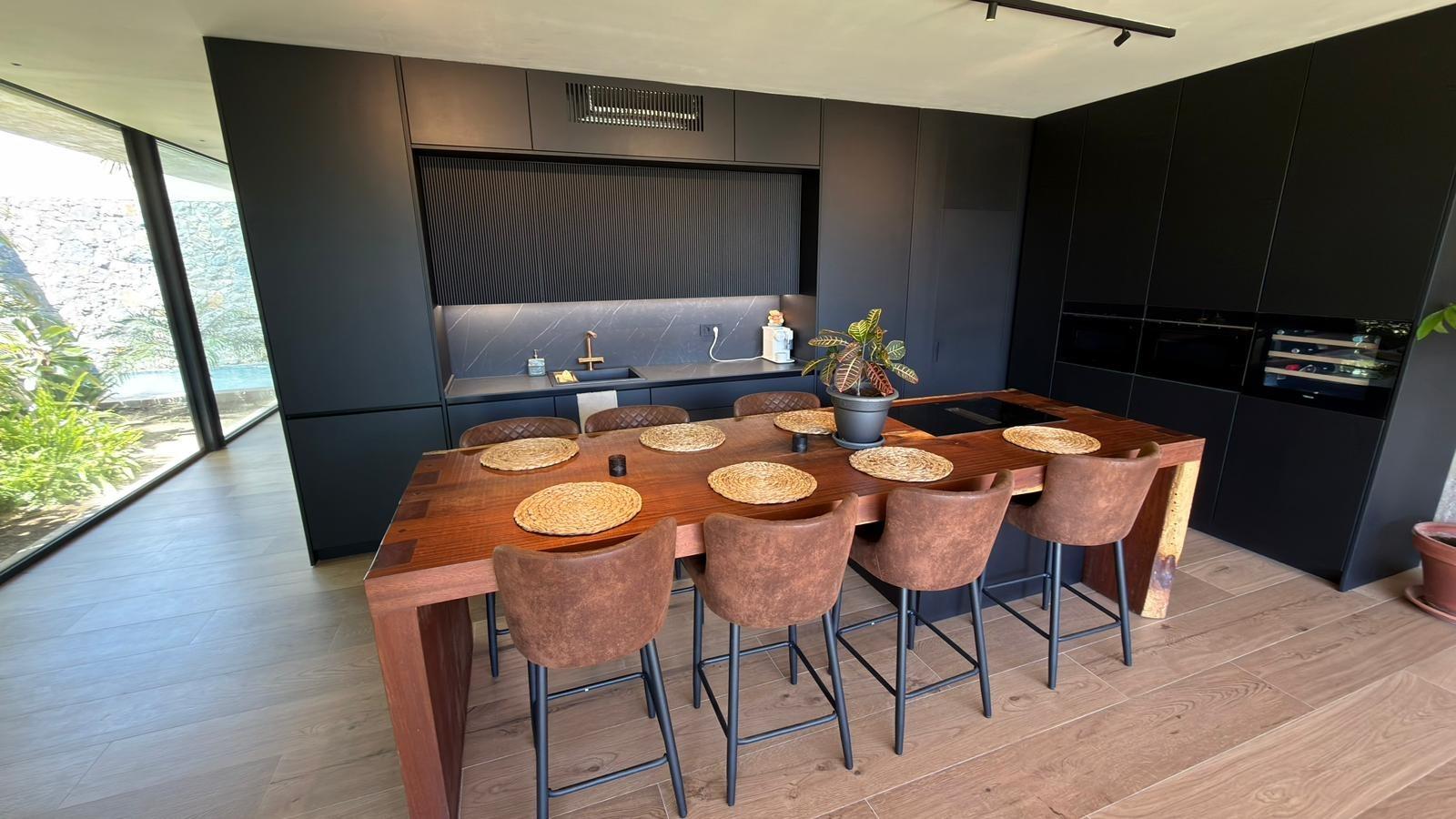 Villa in Alicante, Spain 3 bedrooms, 300 sq.m. No. 179395
