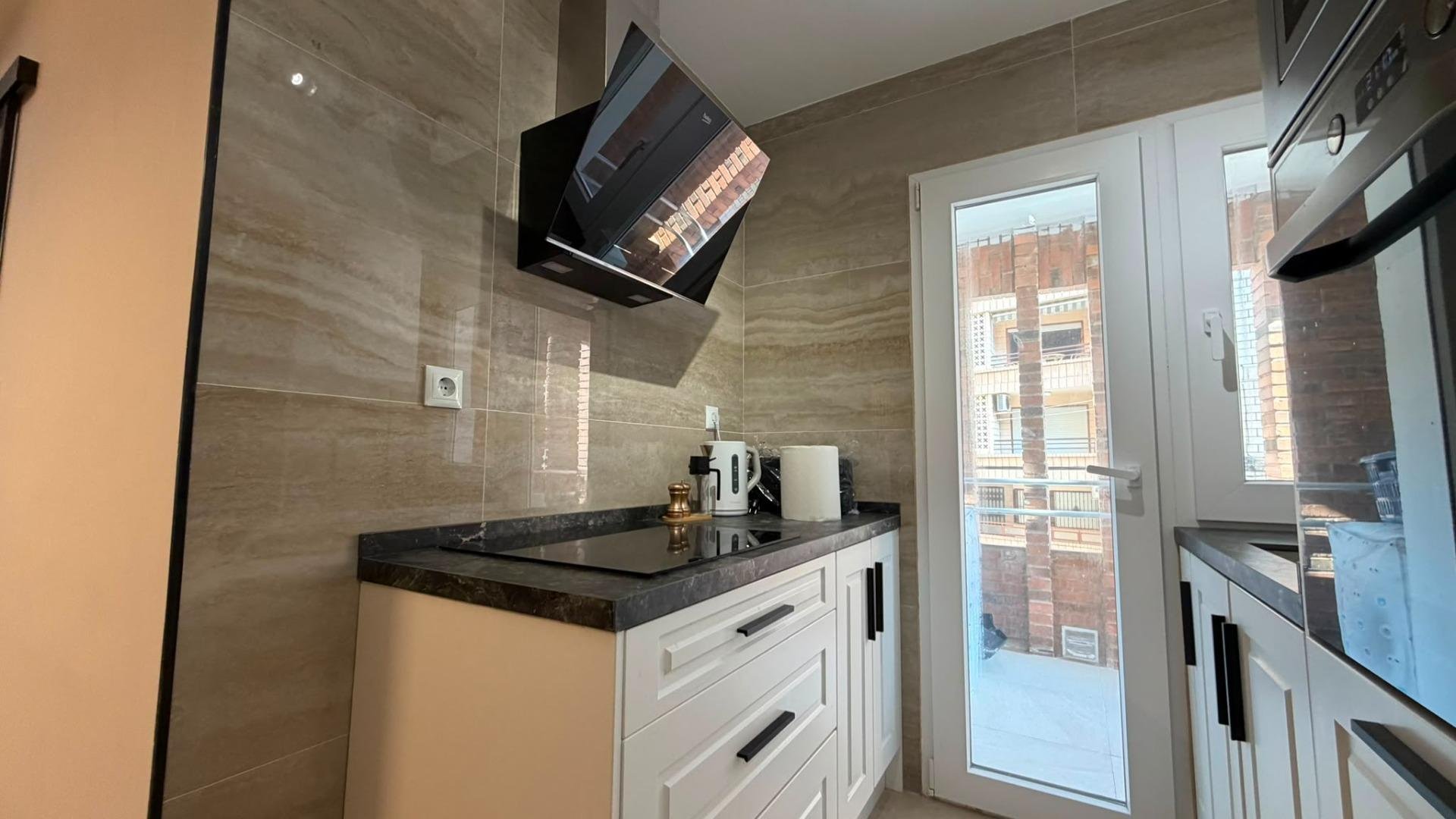 Apartamento en Torrevieja, Alicante, España 3 dormitorios, 99 m2 No. 179399