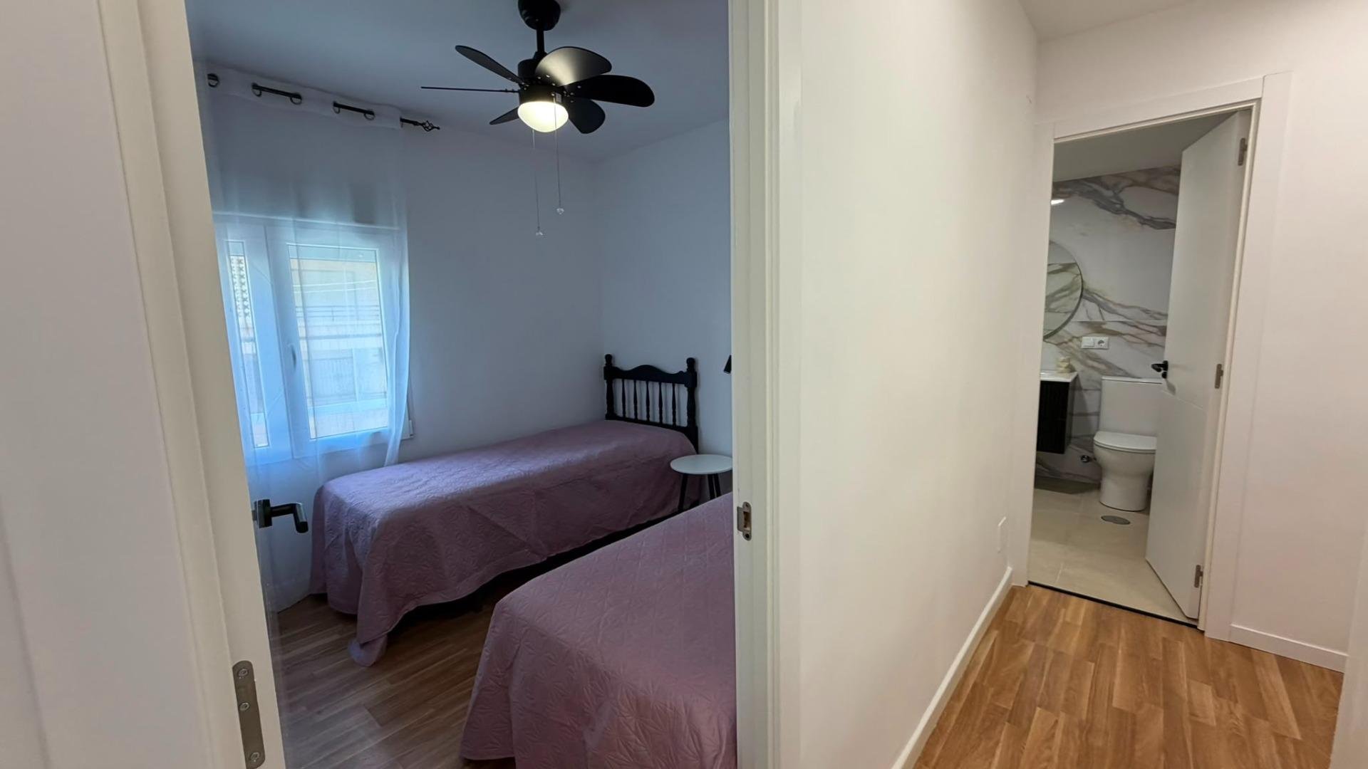 Apartamento en Torrevieja, Alicante, España 3 dormitorios, 99 m2 No. 179399