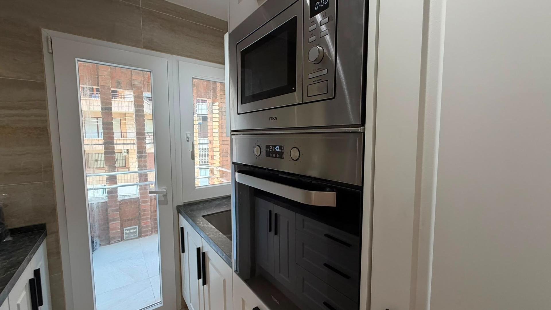 Apartamento en Torrevieja, Alicante, España 3 dormitorios, 99 m2 No. 179399
