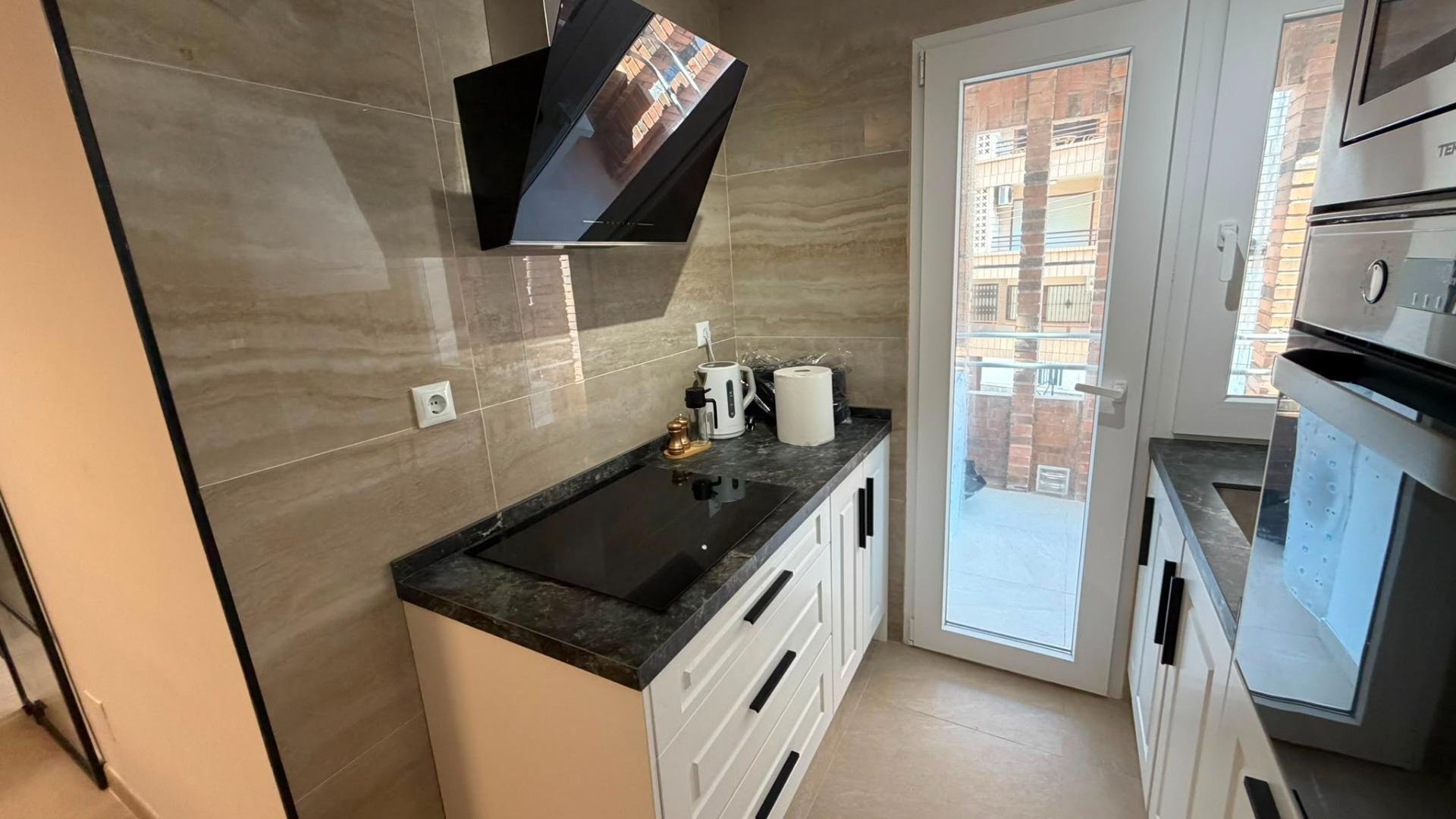 Apartamento en Torrevieja, Alicante, España 3 dormitorios, 99 m2 No. 179399