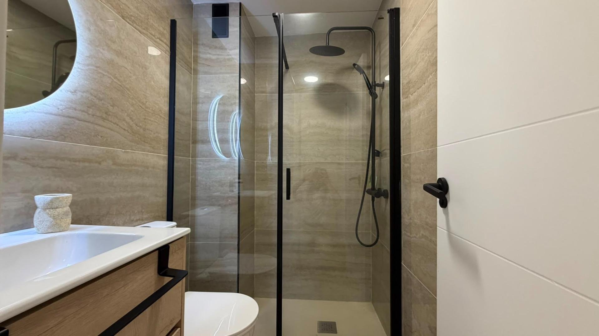 Apartamento en Torrevieja, Alicante, España 3 dormitorios, 99 m2 No. 179399