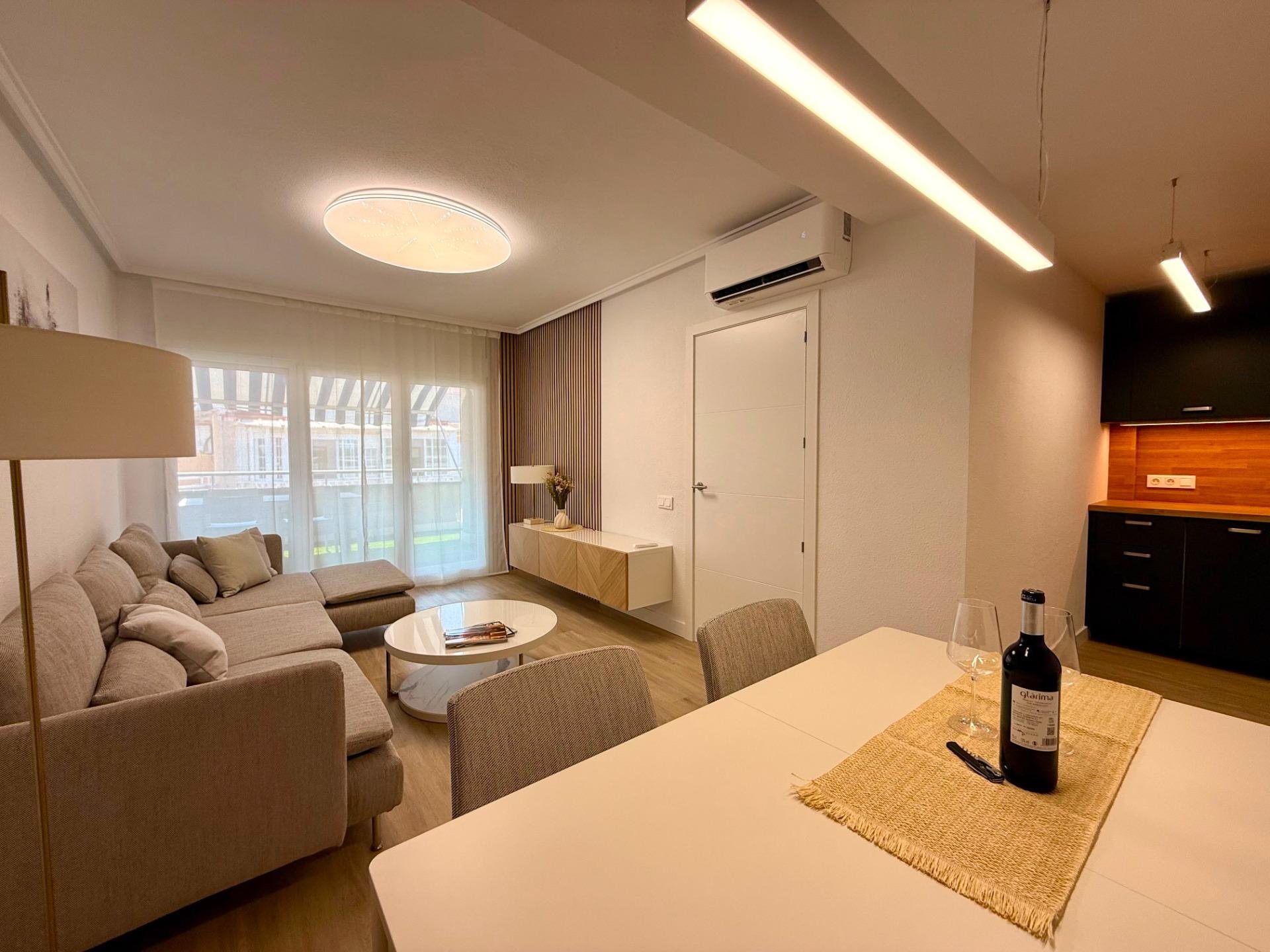 Kattohuoneisto Torrevieja, Alicante, Espanja 2 makuuhuonetta, 66 m2 No. 179396