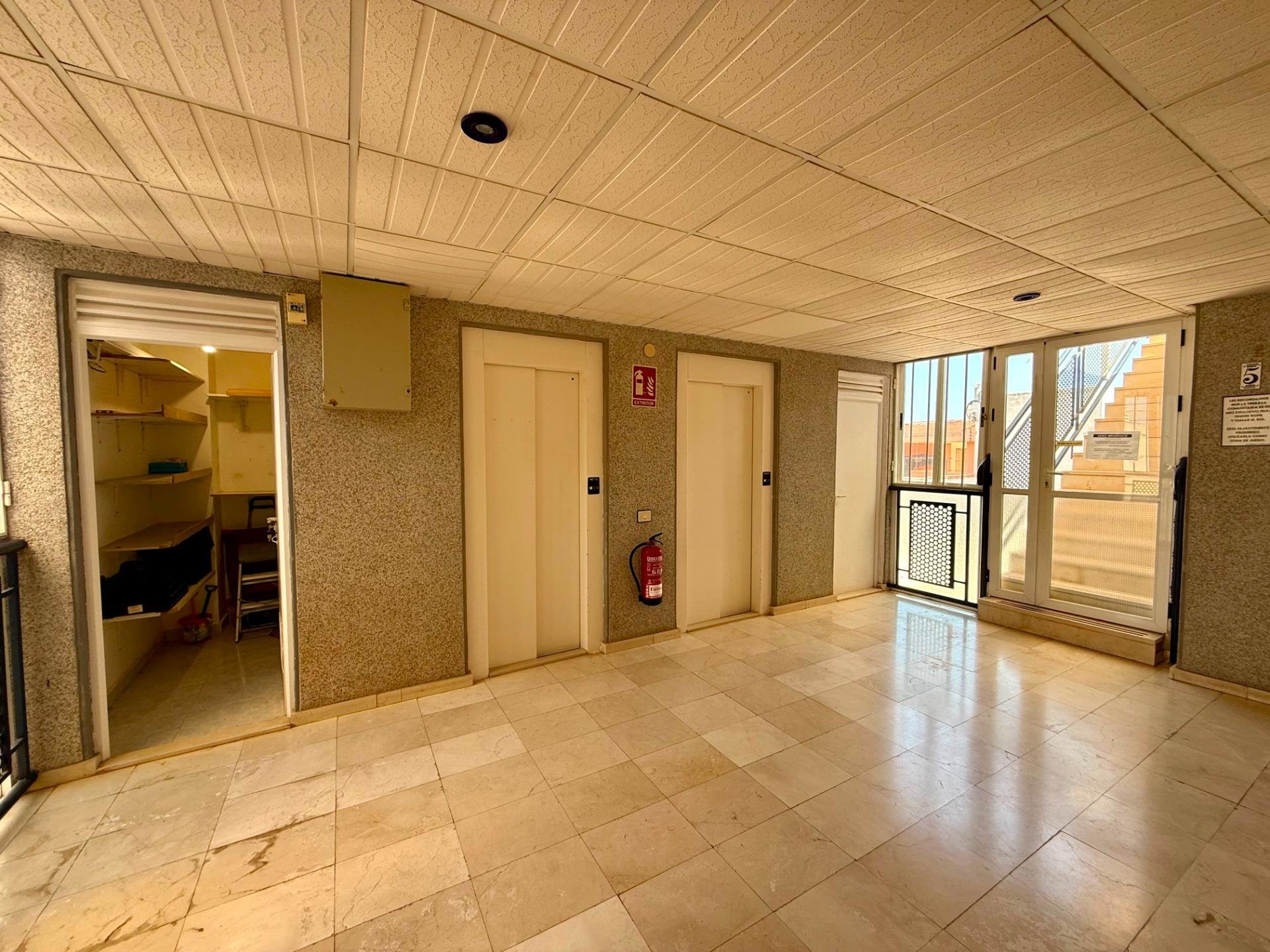 Kattohuoneisto Torrevieja, Alicante, Espanja 2 makuuhuonetta, 66 m2 No. 179396