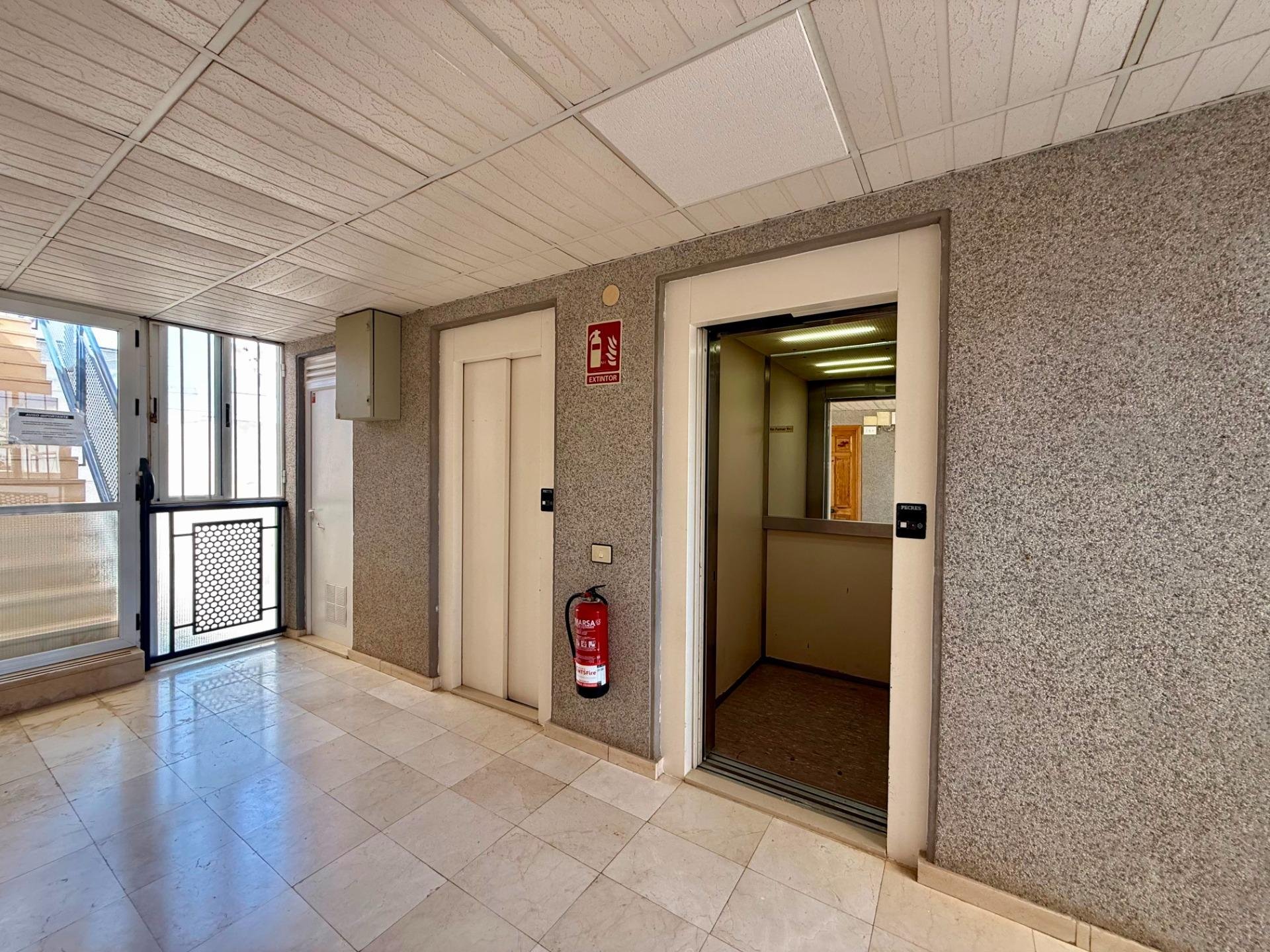 Kattohuoneisto Torrevieja, Alicante, Espanja 2 makuuhuonetta, 66 m2 No. 179396