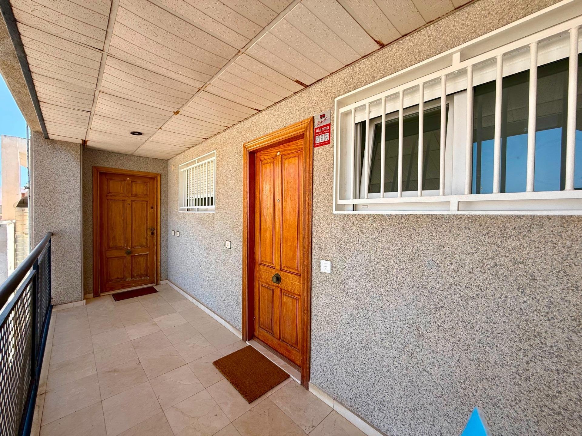 Kattohuoneisto Torrevieja, Alicante, Espanja 2 makuuhuonetta, 66 m2 No. 179396