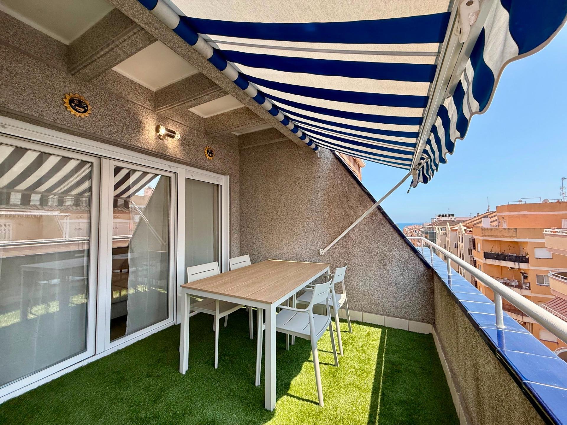 Kattohuoneisto Torrevieja, Alicante, Espanja 2 makuuhuonetta, 66 m2 No. 179396