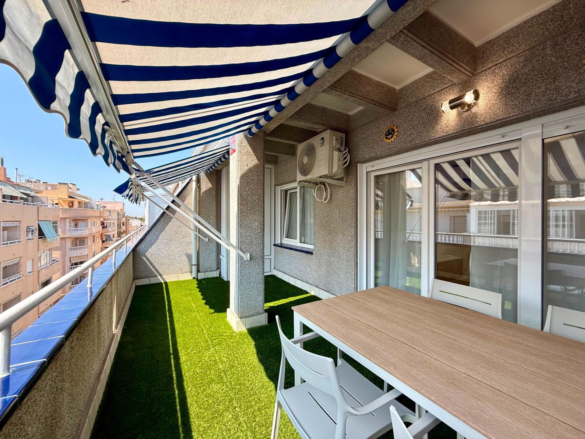 Kattohuoneisto Torrevieja, Alicante, Espanja 2 makuuhuonetta, 66 m2 No. 179396