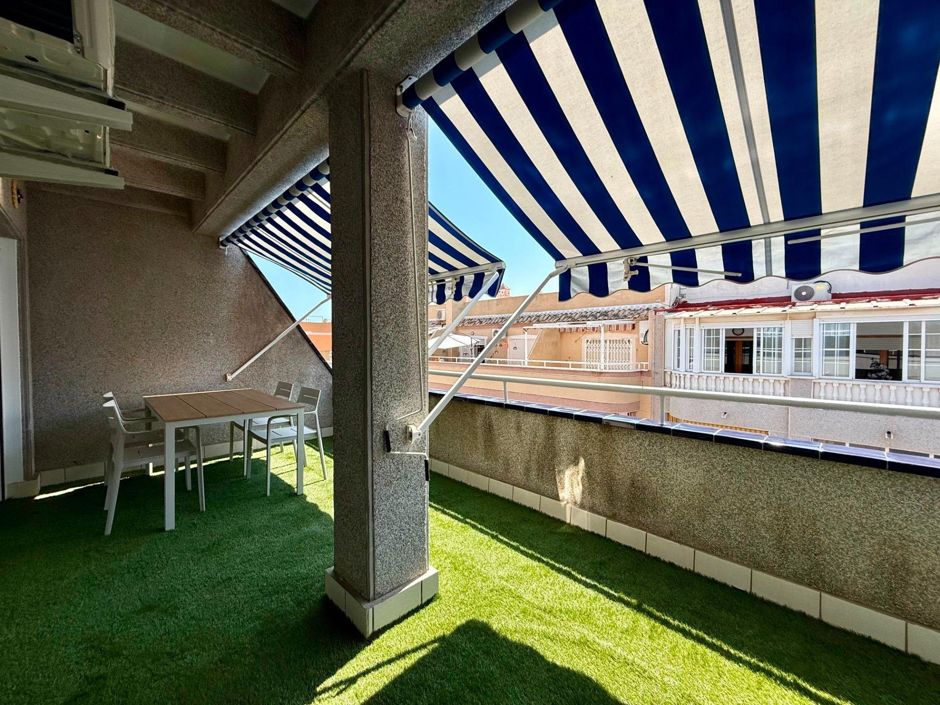 Kattohuoneisto Torrevieja, Alicante, Espanja 2 makuuhuonetta, 66 m2 No. 179396