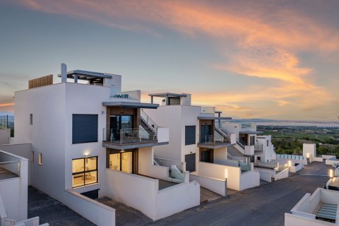 Bungalow i San Miguel de Salinas, Alicante, Spanien 2 sovrum, 95 kvm. Nr. 194145