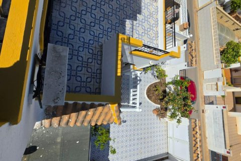 House for sale in Torrevieja, Alicante, Spain 3 bedrooms,  No. 166040 - photo 5