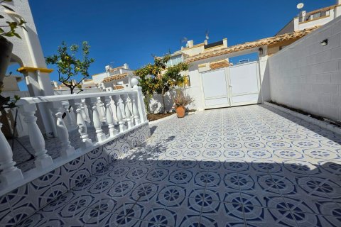 House for sale in Torrevieja, Alicante, Spain 3 bedrooms,  No. 166040 - photo 10