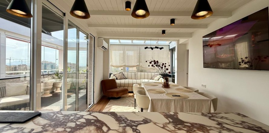 Penthouse in Guardamar del Segura, Alicante, Spain 4 bedrooms, 150 sq.m. No. 166034