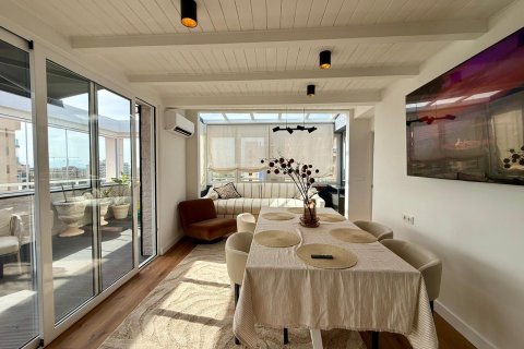 Penthouse for sale in Guardamar del Segura, Alicante, Spain 4 bedrooms, 150 sq.m. No. 166034 - photo 16