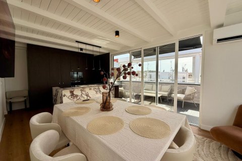 Penthouse for sale in Guardamar del Segura, Alicante, Spain 4 bedrooms, 150 sq.m. No. 166034 - photo 11