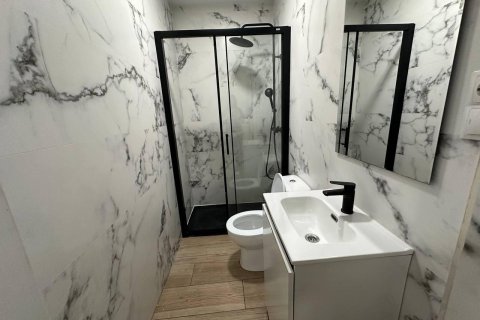 Apartment à vendre à Alicante, Espagne, 2 chambres, 90 m2 No. 166036 - photo 16