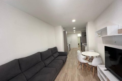 Apartment à vendre à Alicante, Espagne, 2 chambres, 90 m2 No. 166036 - photo 1