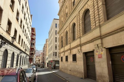 Apartment à vendre à Alicante, Espagne, 2 chambres, 90 m2 No. 166036 - photo 12