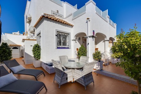 House for sale in La Florida, Alicante, Spain 2 bedrooms, 90 sq.m. No. 166037 - photo 1