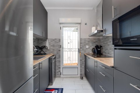 House for sale in La Florida, Alicante, Spain 2 bedrooms, 90 sq.m. No. 166037 - photo 11