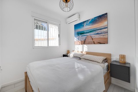 House for sale in La Florida, Alicante, Spain 2 bedrooms, 90 sq.m. No. 166037 - photo 13