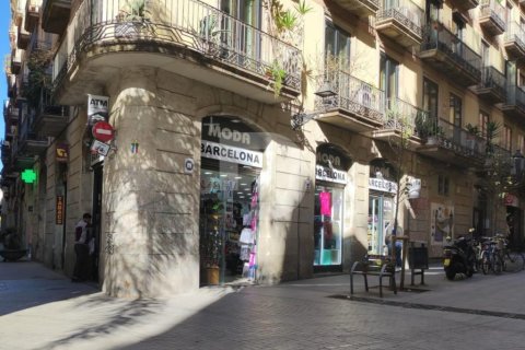 Retail store à Ciutat Vella, Barcelona, Espagne 85 m2 No. 151963