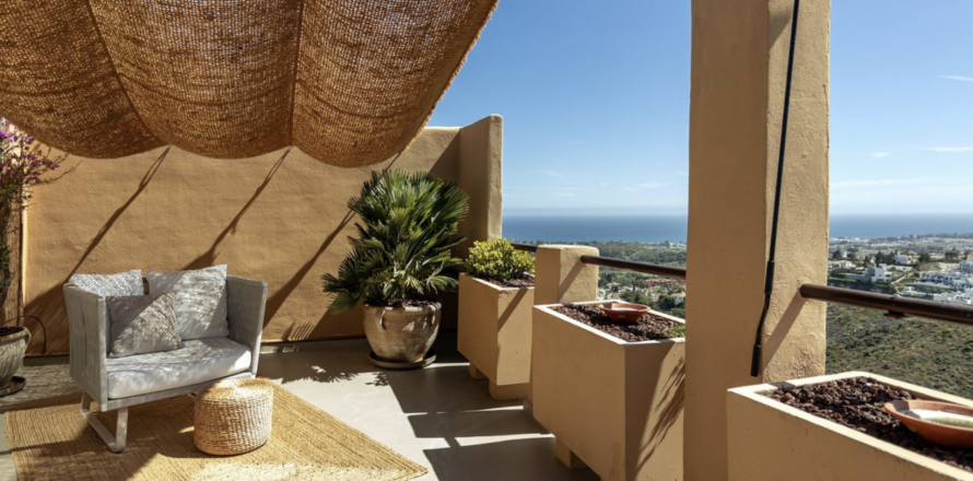 Apartment Benahavis, Malaga, Spain 2 bedrooms, 103 sq.m. No. 109683