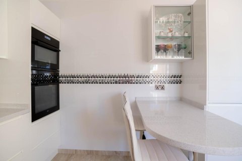 Huvila myytävänä San Miguel de Salinas, Alicante, Espanja, 4 makuuhuonetta, 302 m2 No. 194240 - kuva 11