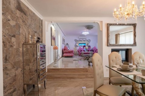 Huvila myytävänä San Miguel de Salinas, Alicante, Espanja, 4 makuuhuonetta, 302 m2 No. 194240 - kuva 8