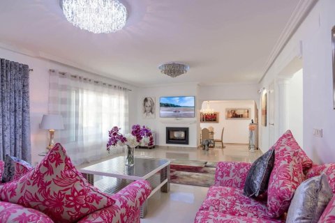 Huvila myytävänä San Miguel de Salinas, Alicante, Espanja, 4 makuuhuonetta, 302 m2 No. 194240 - kuva 7