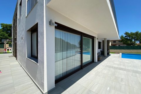 Продажа дома в Сант-Фелиу-де-Гиксолс, Герона, Испания 4 спальни, 300м2 №164860 - фото 7