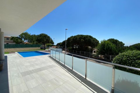 Продажа дома в Сант-Фелиу-де-Гиксолс, Герона, Испания 4 спальни, 300м2 №164860 - фото 8