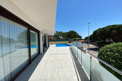 Продажа дома в Сант-Фелиу-де-Гиксолс, Герона, Испания 4 спальни, 300м2 №164860 - фото 6