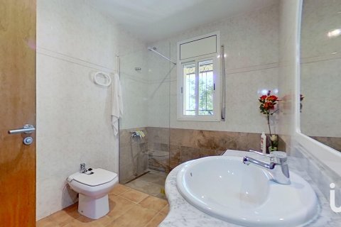 Dom w El Vendrell, Tarragona, Hiszpania 7 sypialni, 333 mkw. nr 153891 – zdjęcie 13