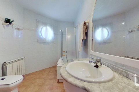 Dom w El Vendrell, Tarragona, Hiszpania 7 sypialni, 333 mkw. nr 153891 – zdjęcie 24