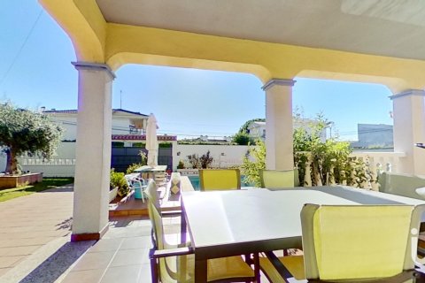 Dom w El Vendrell, Tarragona, Hiszpania 7 sypialni, 333 mkw. nr 153891 – zdjęcie 9