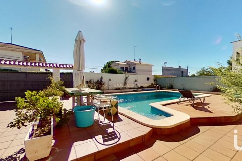 Dom w El Vendrell, Tarragona, Hiszpania 7 sypialni, 333 mkw. nr 153891 – zdjęcie 5