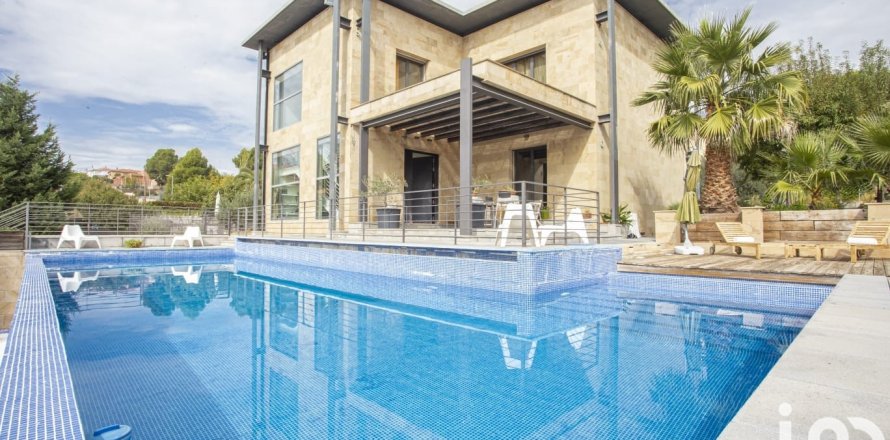 Casa a Colmenar de Oreja, Madrid, Spagna 3 camere da letto, 750 mq. N° 153895