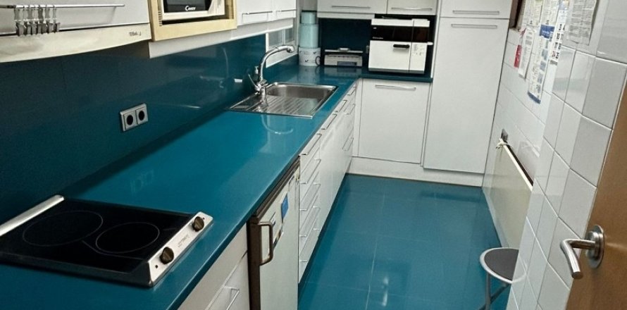 Квартира в Жирона, Герона, Испания 3 спальни, 110м2 №153896