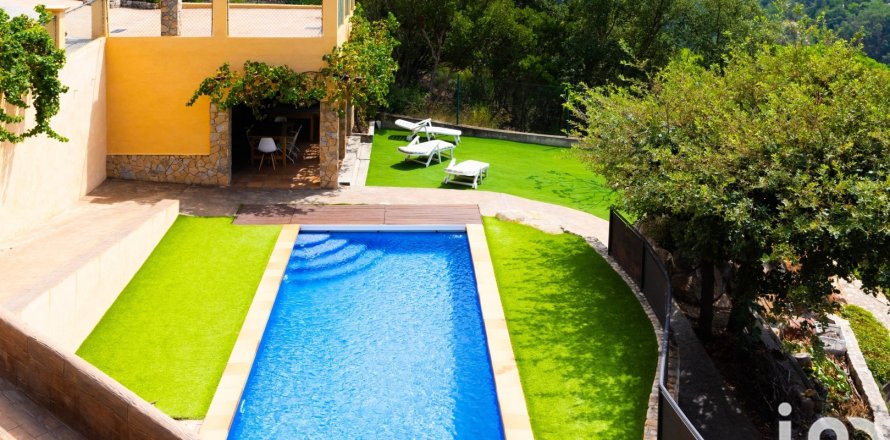 Дом в Рьельс-и-Вьябреа, Герона, Испания 5 спален, 300м2 №153894