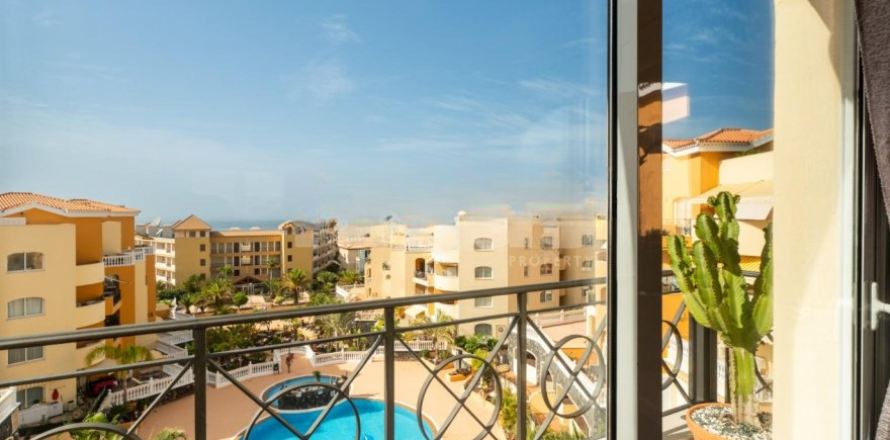 Apartment à Los Cristianos, Tenerife, Espagne 2 chambres, 145 m2 No. 194725