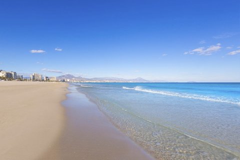 Villa till salu i Alicante, Spanien 3 sovrum, 500 kvm. Nr. 144758 - foto 10