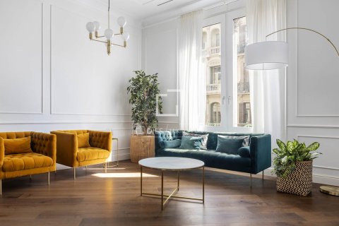 Apartamento en venta en Barcelona, España 2 dormitorios, 154 m2 No. 150294 - foto 3