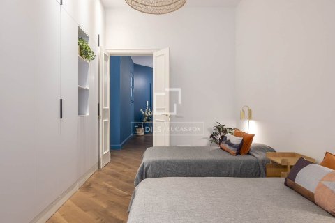 Huoneisto myytävänä Barcelona, Espanja, 2 makuuhuonetta, 154 m2 No. 150294 - kuva 30