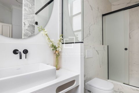 Apartamento en venta en Barcelona, España 2 dormitorios, 154 m2 No. 150294 - foto 27